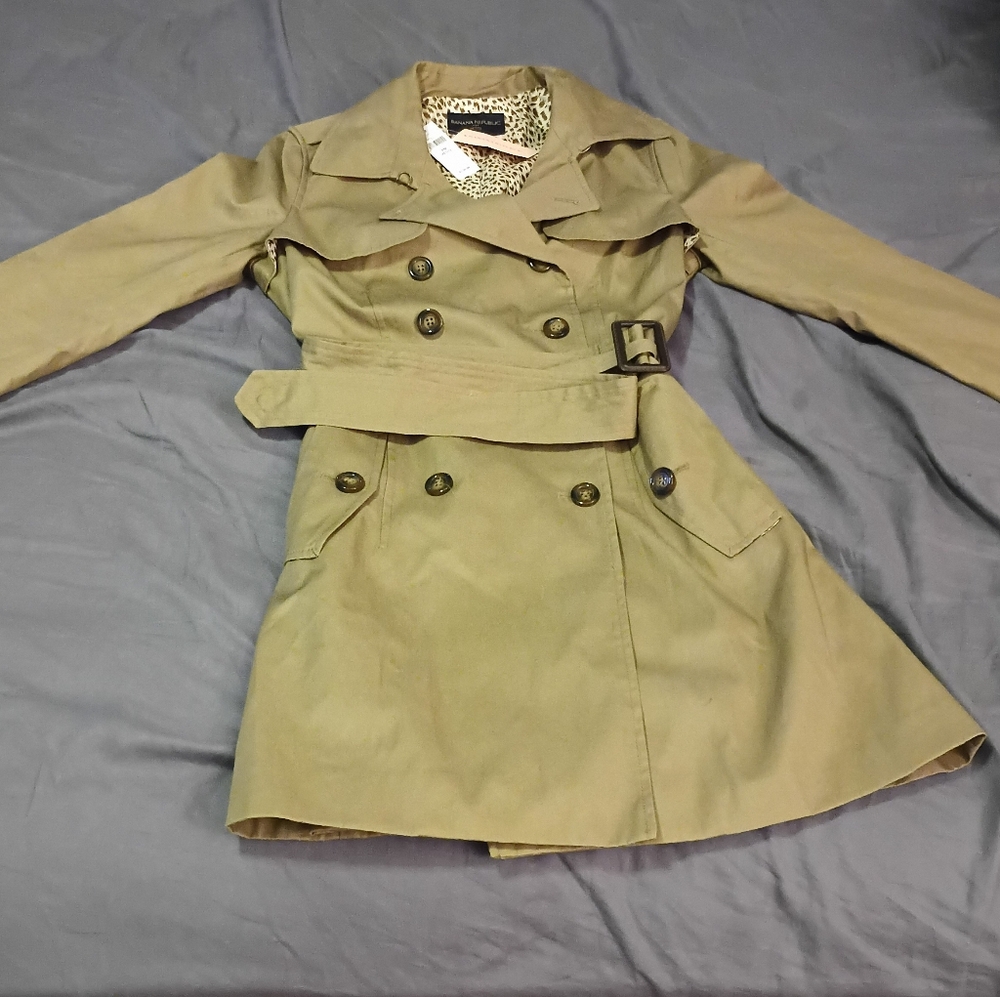 Banana Republic trench coat Petite